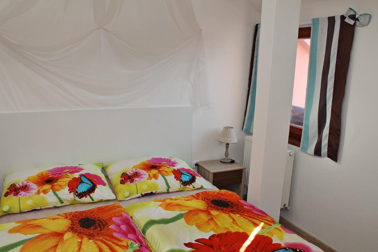 דירות צ'סקה בודיוביצה Attic With Parking, Near The Center Of Cb - 110M2 מראה חיצוני תמונה