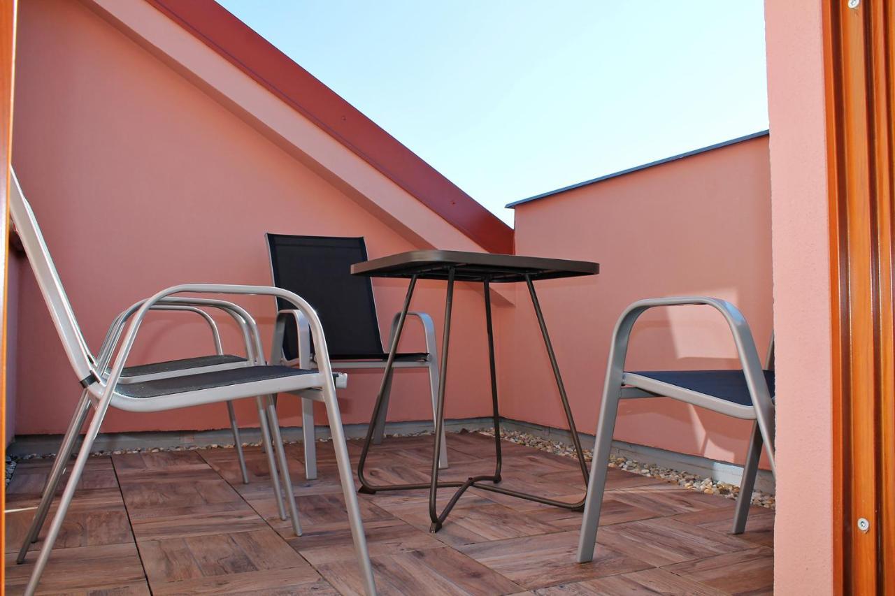 דירות צ'סקה בודיוביצה Attic With Parking, Near The Center Of Cb - 110M2 מראה חיצוני תמונה