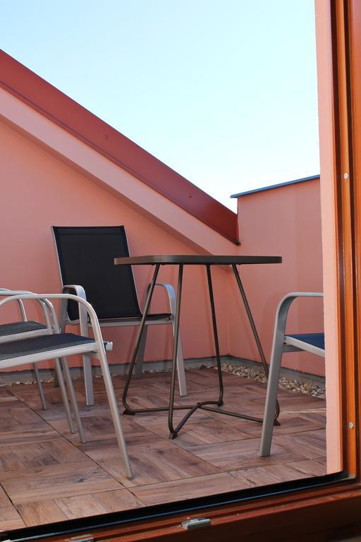 דירות צ'סקה בודיוביצה Attic With Parking, Near The Center Of Cb - 110M2 מראה חיצוני תמונה
