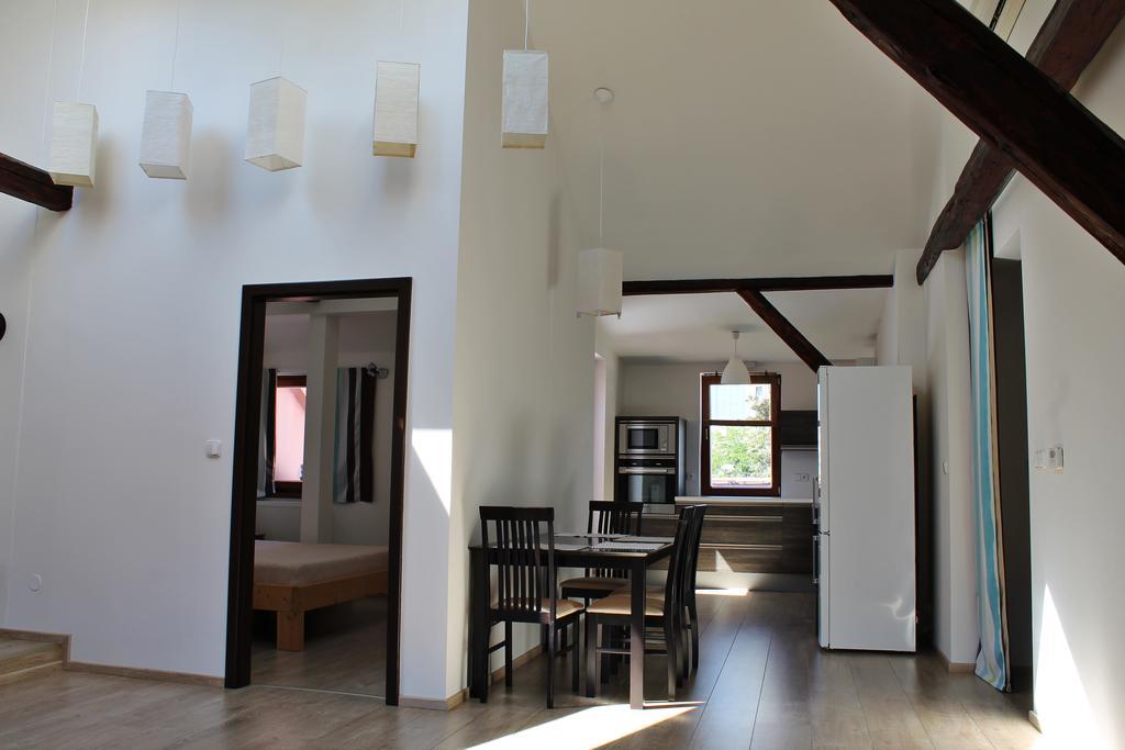 דירות צ'סקה בודיוביצה Attic With Parking, Near The Center Of Cb - 110M2 מראה חיצוני תמונה